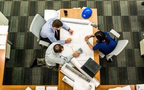 Quelles sont les 4 fonctions essentielles de la gestion ?