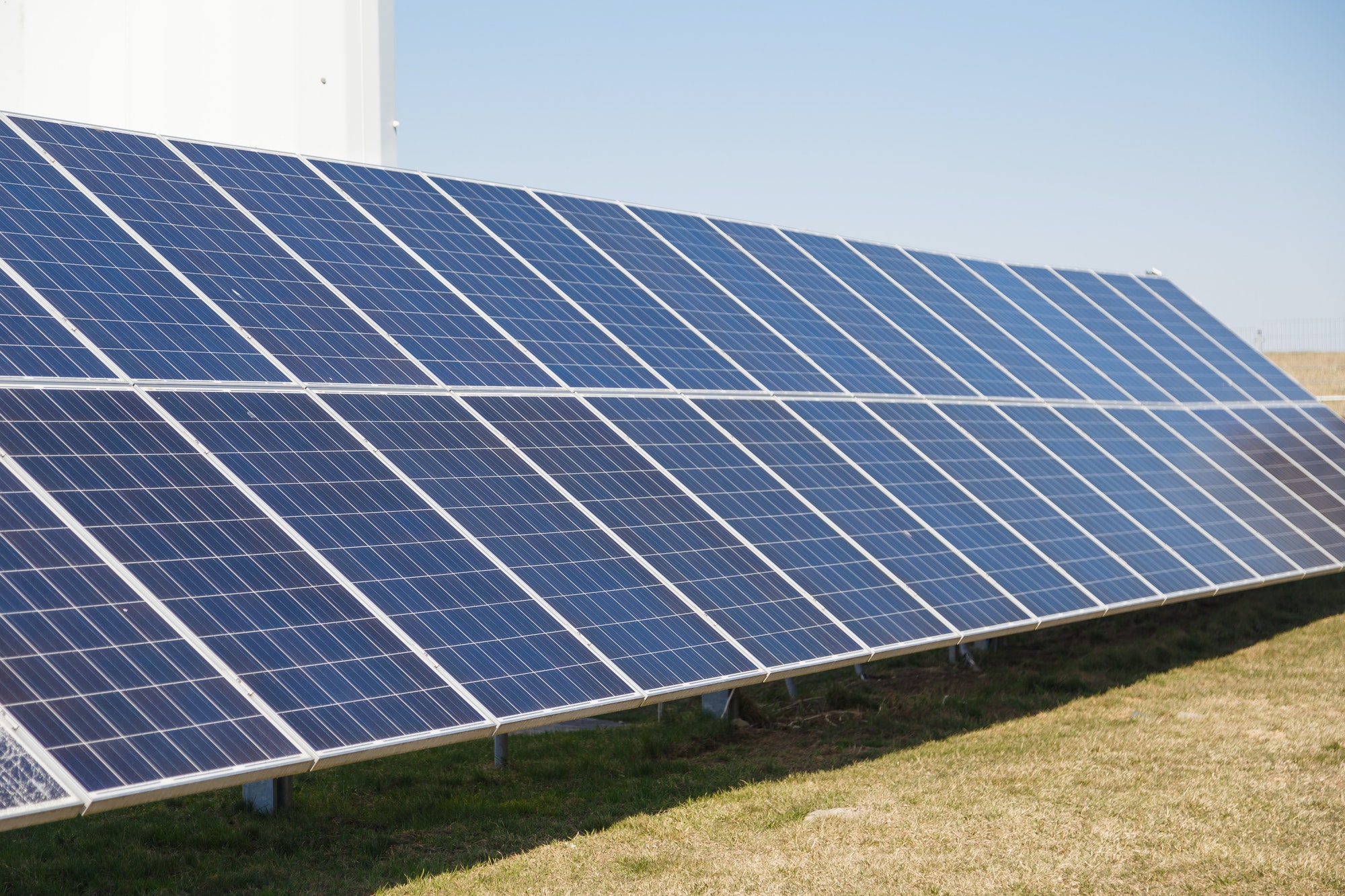 Vers une agriculture durable : les hangars agricoles convertis en centrales photovoltaïques